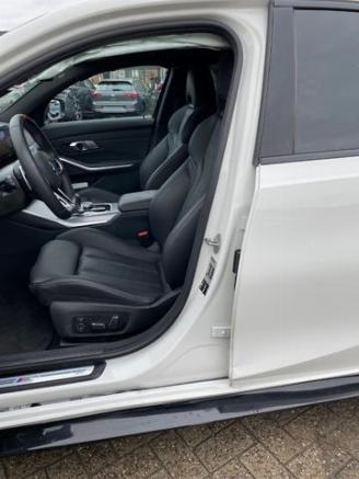 BMW M3 Competition *HEAD-UP - PANO - 360 KAM - NAVI* picture 14