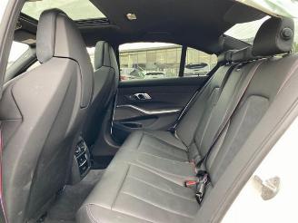 BMW M3 Competition *HEAD-UP - PANO - 360 KAM - NAVI* picture 18