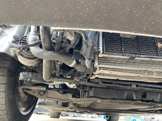 Mercedes E-klasse 300 T Avantgard * KAM - AHK - NAV * picture 13