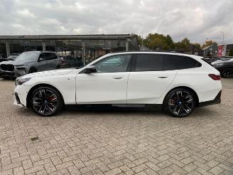 BMW i5 M60 xDrive Touring *HEAD-UP - PANO - AHK* picture 9