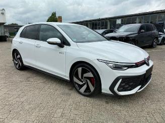 Volkswagen Golf GTI DSG picture 5