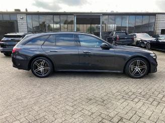 Mercedes E-klasse 300d T 4Matic AMG Lin Prmium*HAD-UP - PANO* picture 9