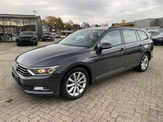Volkswagen Passat Variant 1.6 TDI Trendline *AHK* picture 2