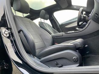 Mercedes E-klasse 300 T AMG Lin *PANO - NAVI - KAM* picture 18