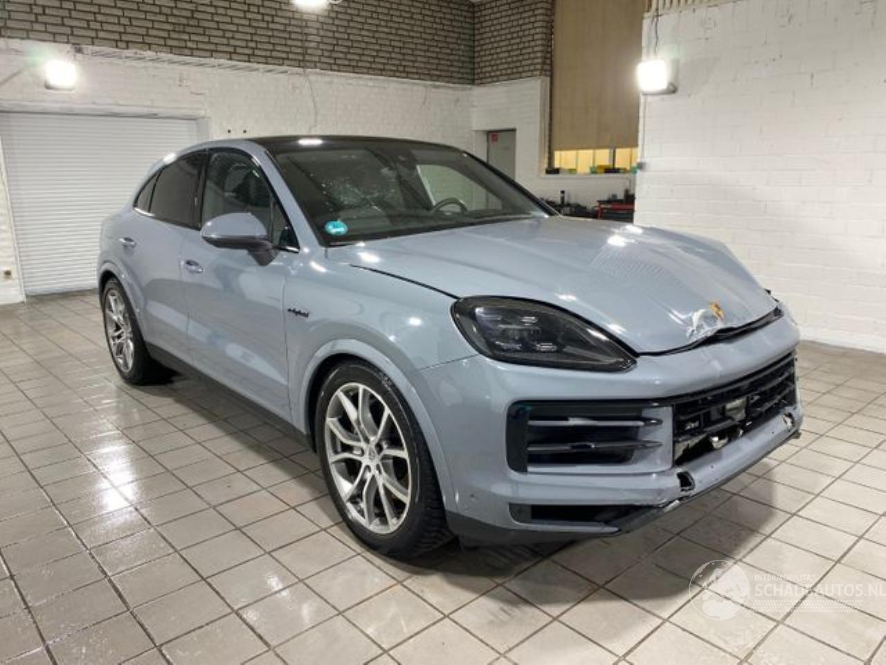 Porsche Cayenne E-Hybrid Coupe CHRONO/PANO/HUD/360/BOSE