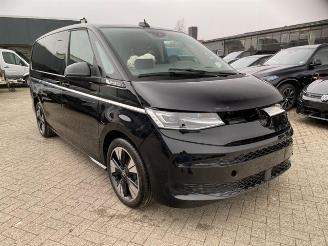 krockskadad bil auto Volkswagen Transporter  2025/10