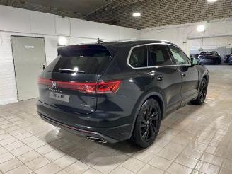 krockskadad bil auto Volkswagen Touareg 3.0 TSI eHybrid 4Motion Elegance 2024/1