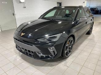 krockskadad bil auto Cupra Leon VZ SP 1.5 e-Hybrid 200kW AHK/KAM/NAVI 2024/11