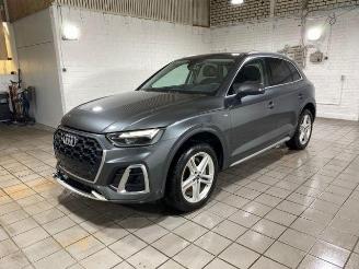 Damaged car Audi Q5 50 TFSIe quattro S line AHK/KAM/NAVI 2024/3