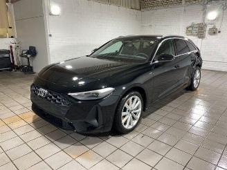 krockskadad bil auto Audi A5 Avant TFSI e-hybrid quattro 220 kW KAM/NAVI 2025/12