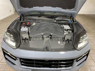 Porsche Cayenne S E-Hybrid Coupe CHRONO/PANO/HUD/AHK/360 picture 11