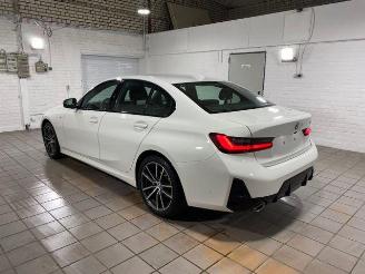 skadebil auto BMW 3-serie i M Sport KAM/NAVI 2025/11
