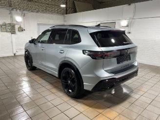 Voiture accidenté Volkswagen Tiguan 1.5 TSI e-Hybrid R-Line PANO/HUD/AHK/KAM 2025/2