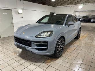 Käytettyjen passenger cars Porsche Cayenne S E-Hybrid Coupe CHRONO/PANO/HUD/AHK/360 2025/2