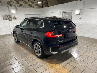 krockskadad bil auto BMW iX1 xDrive30 X Line PANO/HUD/AHK/360/H&K/NAVI 2025/4