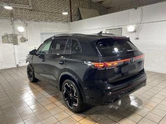 krockskadad bil auto Volkswagen Tiguan 2.0 TDI DSG R-Line 4Motion PANO/STANDHZG 2025/10