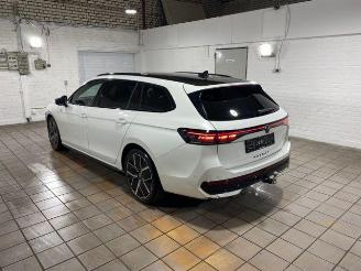 Coche accidentado Volkswagen Passat Variant 2.0 TDI DSG R-Line PANO/AHK/KAM 2025/4
