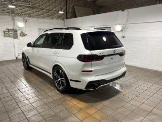 Coche accidentado BMW X7 xDrive40i M Sport Pro 7-sitz. PANO/HUD/AHK/HK 2025/9
