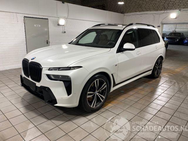 BMW X7 xDrive40i M Sport Pro 7-sitz. PANO/HUD/AHK/HK