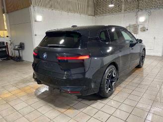 skadebil auto BMW iX xDrive40 Sportpaket HUD/KAM/H&K 2022/9