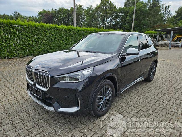 BMW iX1 xDrive30 X Line HUD/360/AHK/NAVI