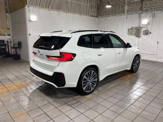BMW iX1 xDrive30 M Sport Pro HUD/PANO/360/AHK/H&K picture 8