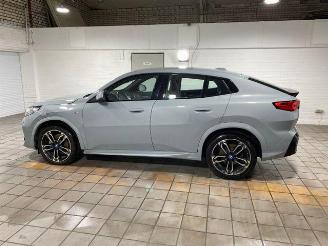 BMW iX2 eDrive20 M Sport PANO/HUD/360/H&K/NAVI picture 3