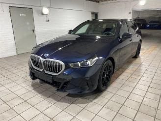 krockskadad bil auto BMW 5-serie  2025/10