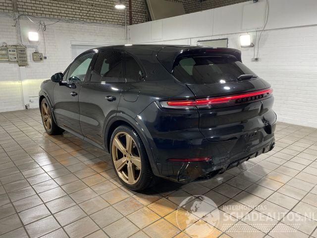 Porsche Cayenne E-Hybrid Coupe CHRONO/PANO/BOSE/360