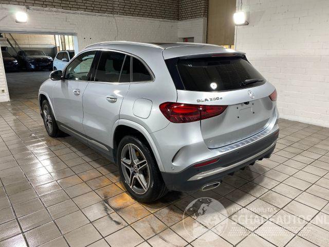 Mercedes GLA 250e AMG Line PANO/HUD/360/NAVI