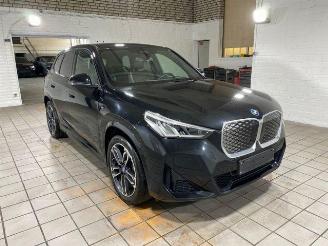 krockskadad bil auto BMW iX1 eDrive20 M Sport AHK/KAM/NAVI 2025/4