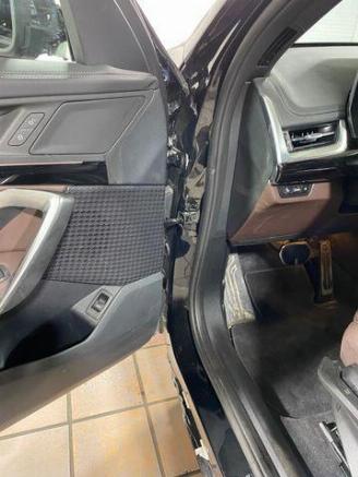 BMW iX1 eDrive20 M Sport AHK/KAM/NAVI picture 13