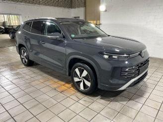 skadebil auto Volkswagen Tayron 1.5 TSI e-Hybrid Elegance PANO/AHK/KAM 2025/10