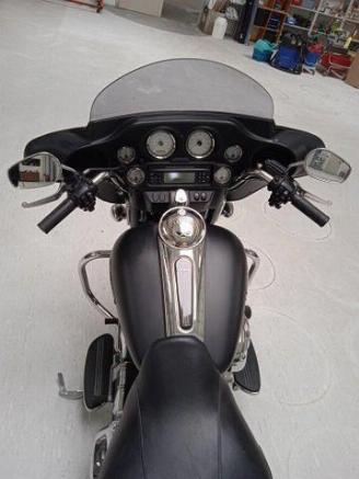 Harley-Davidson Street Glide FLHX picture 11