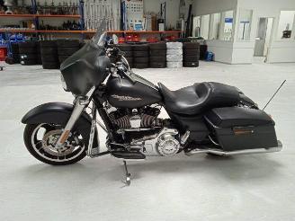 Harley-Davidson Street Glide FLHX picture 4