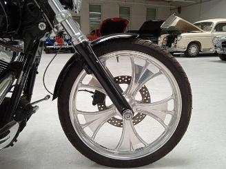 Harley-Davidson Dyna Wide Glide FXDWG picture 12