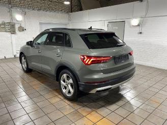 krockskadad bil auto Audi Q3 35 TFSI S tronic advanced KAM/NAVI 2025/8