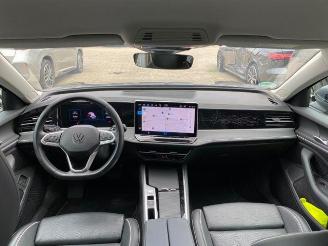 Volkswagen Passat Variant 1.5 TSI e-Hybrid Elegance AHK/360 picture 20