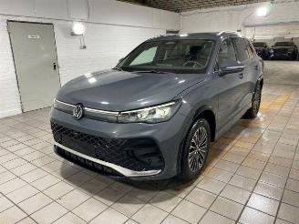 škoda osobní automobily Volkswagen Tiguan 2.0 TDI DSG 4Motion R-LinePANO/360/NAVI 2024/11