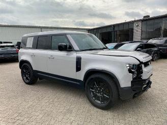 Land Rover Defender S 110 D200 AWD PANO/HUD/360/NAVI picture 10