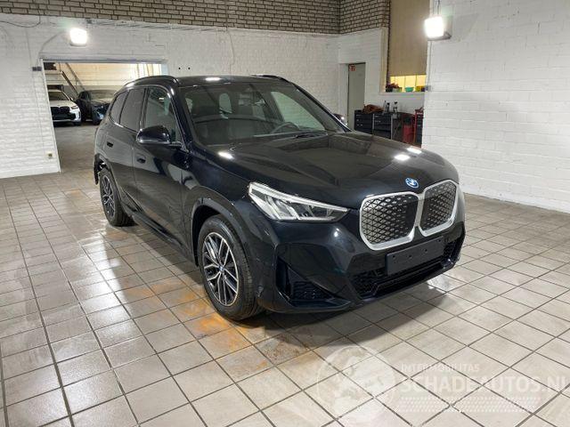 BMW iX1 eDrive20 M Sport KAM/H&K