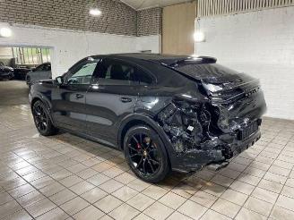 Porsche Cayenne S E-Hybrid Coupe CHRONO/PANO/HUD/AHK/360 picture 7