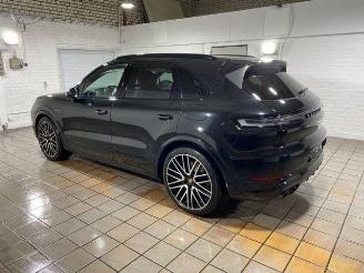 Porsche Cayenne E-Hybrid CHRONO/PANO/HUD/360/AHK/NAVI picture 2