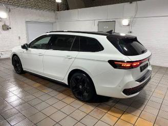Volkswagen Passat Variant 1.5 TSI e-Hybrid R-Line HUD/KAM picture 3