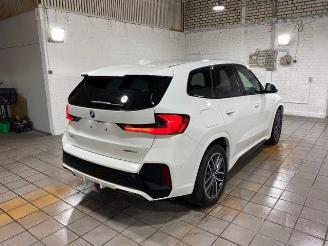 skadebil auto BMW iX1 xDrive30 M Sport HUD/AHK/360/H&K/NAVI 2025/2