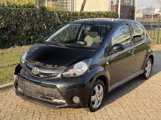 Unfallwagen Toyota Aygo 2013 | Navi | LM | 5 Deurs | Lage Km | 2013/10