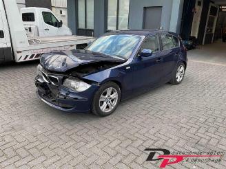 damaged passenger cars BMW 1-serie 1 serie (E87/87N), Hatchback 5-drs, 2003 / 2012 116i 2.0 16V 2011/5