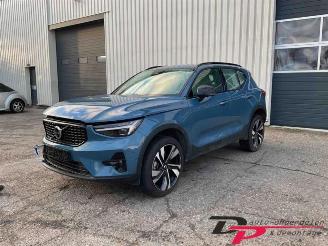 Vrakbiler auto Volvo XC40 XC40 (XZ), SUV, 2017 2.0 B4 16V Mild Hybrid Autom. 2024/10