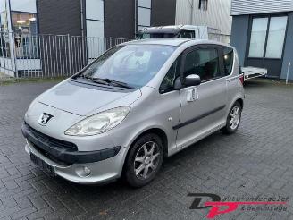  Peugeot 1007 1007 (KM), Hatchback 3-drs, 2004 / 2011 1.4 2006/2