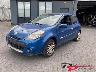 Coche siniestrado Renault Clio Clio III (BR/CR), Hatchback, 2005 / 2014 1.2 16V 75 2009/6